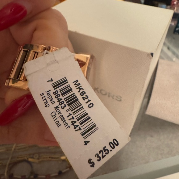 Michael Kors Watch - Picture 7 of 7